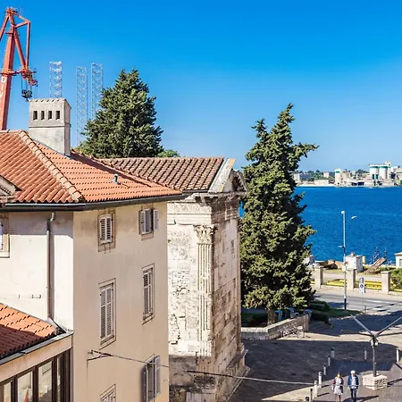 Capitolina Apartmens Old Town * プーラ